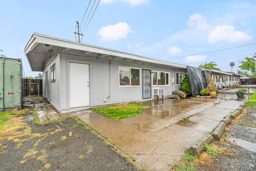 More Photos Of 2605 Albatross Way, Sacramento Apartments For Sale