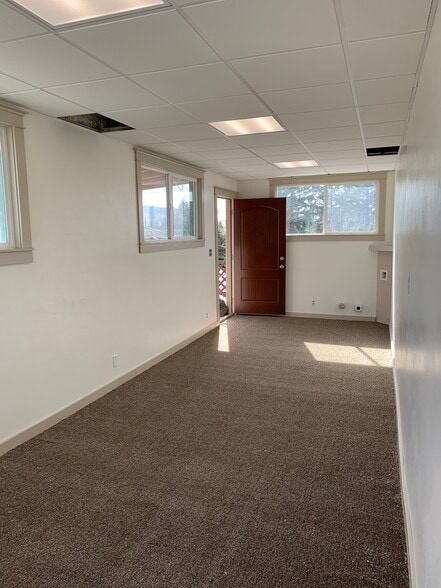 More Photos Of 2940 Floral Blvd, Butte Office For Sale