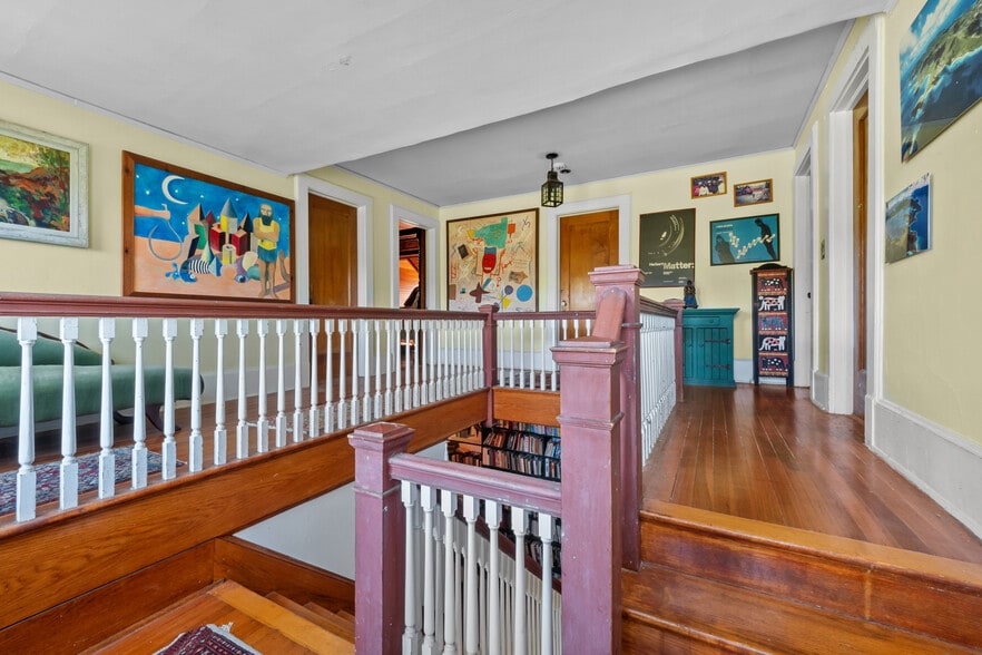 More Photos Of 535 Main Rd, Monterey Specialty For Sale