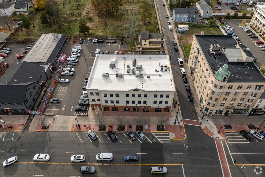 More Photos Of 575 Main St, Middletown Medical For Sale