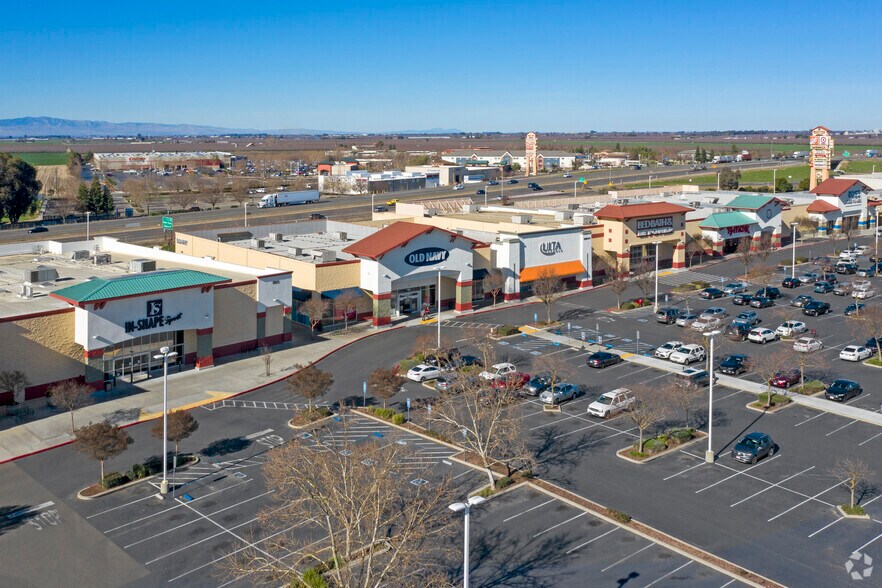 More Photos Of 2800 Countryside Dr, Turlock Unknown For Lease
