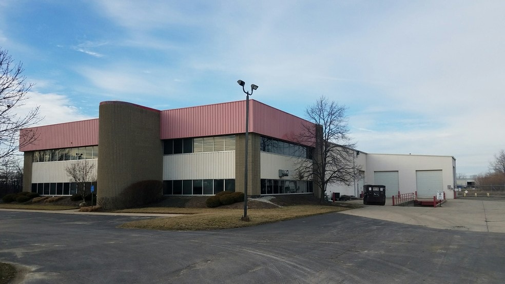 More Photos Of 2786 E Crescentville Rd, West Chester Warehouse For Lease