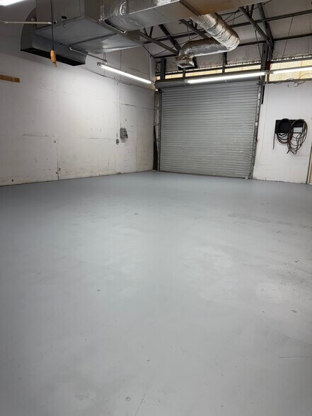 More Photos Of 663 2nd Ln, Vero Beach Warehouse For Sale