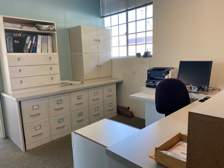 More Photos Of 2187 Newcastle Ave, Cardiff Loft Creative Space For Lease