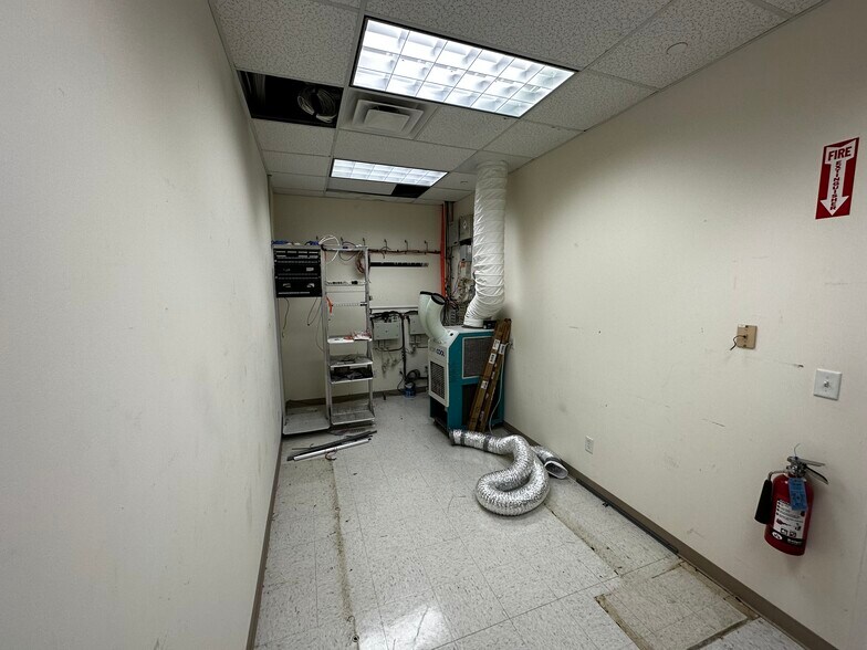 More Photos Of 110 Marcus Blvd, Hauppauge Office For Lease