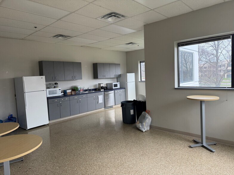 More Photos Of 3500-3560 Park Center Dr, Dayton Flex For Lease