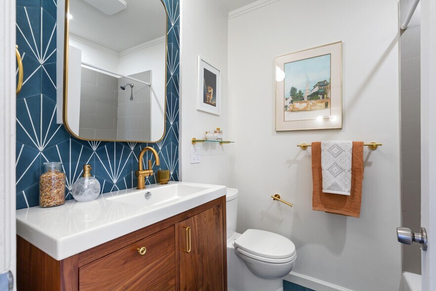 More Photos Of 1539 E 38th St, Oakland Apartments For Sale