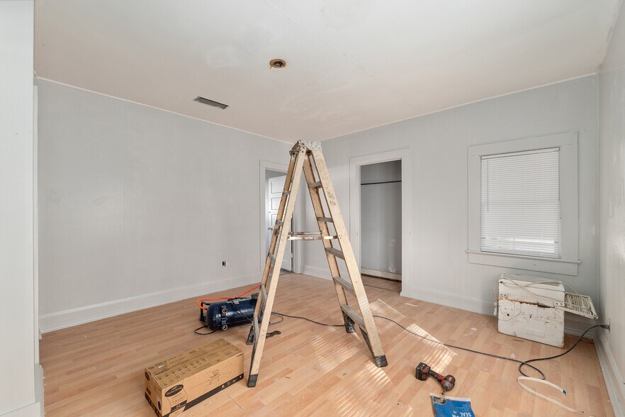 More Photos Of 1007 25th St, Ocala General Retail For Sale