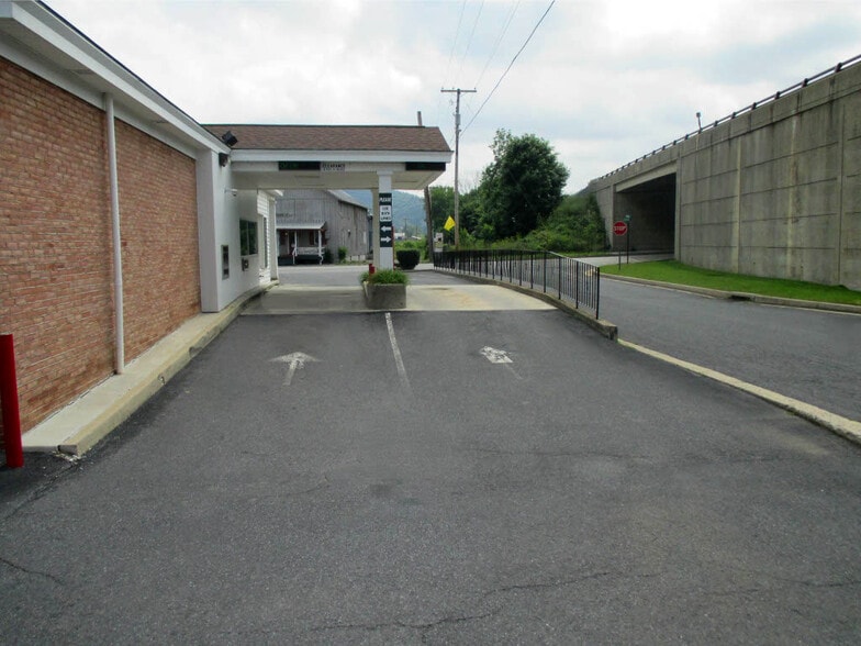 More Photos Of 155 N Richard St, Bedford Bank For Lease