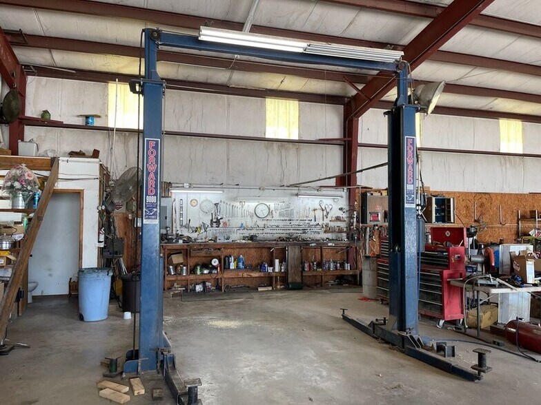 More Photos Of 2504 Hwy 82, Gainesville Auto Repair For Sale