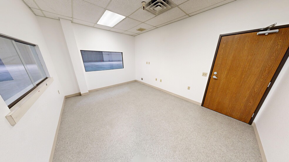 More Photos Of 8450 Belvedere Ave, Sacramento Warehouse For Lease