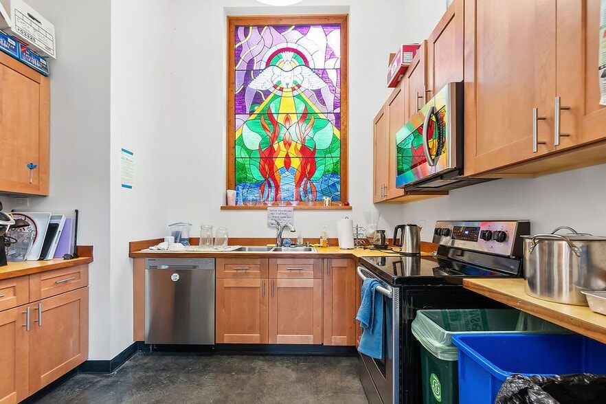 More Photos Of 1322 S Bayview St, Seattle Specialty For Sale