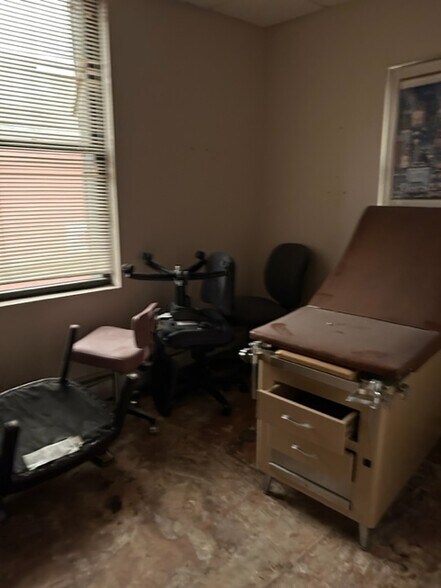 More Photos Of 1578 Williamsbridge Rd, Bronx Medical For Sale