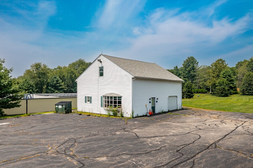 More Photos Of 2665 Boston Tpke, Coventry Funeral Home For Sale