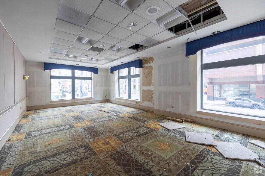 More Photos Of 11 S Ludlow St, Dayton Hotel For Sale