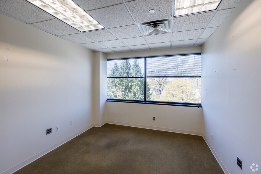 More Photos Of 218 Route 17 N, Rochelle Park Office For Lease
