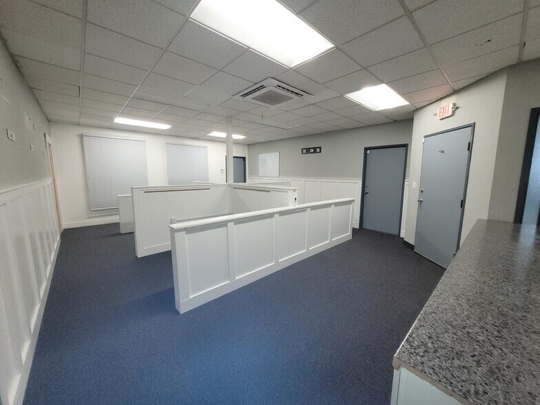 More Photos Of 950 Cherry St, Kent Self Storage For Lease