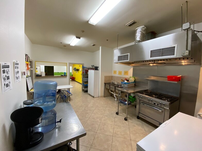 More Photos Of 2413 Colorado St, Mission Restaurant For Sale