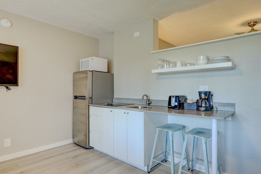 More Photos Of 1100 NE 18th Ct, Fort Lauderdale Apartments For Sale