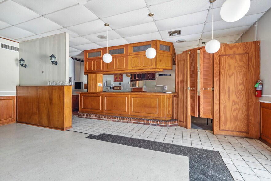 More Photos Of 3439 Kabel Dr, New Orleans Office For Sale