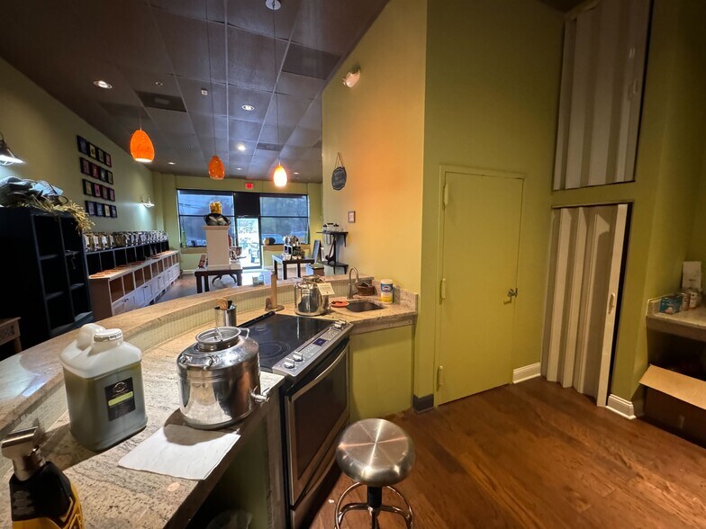 More Photos Of 7601-7615 Fordson Rd, Alexandria Storefront For Lease