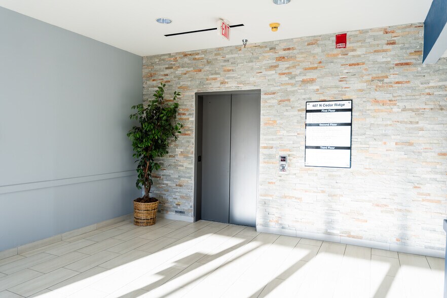 More Photos Of 407 N Cedar Ridge Dr, Duncanville Office Residential For Lease