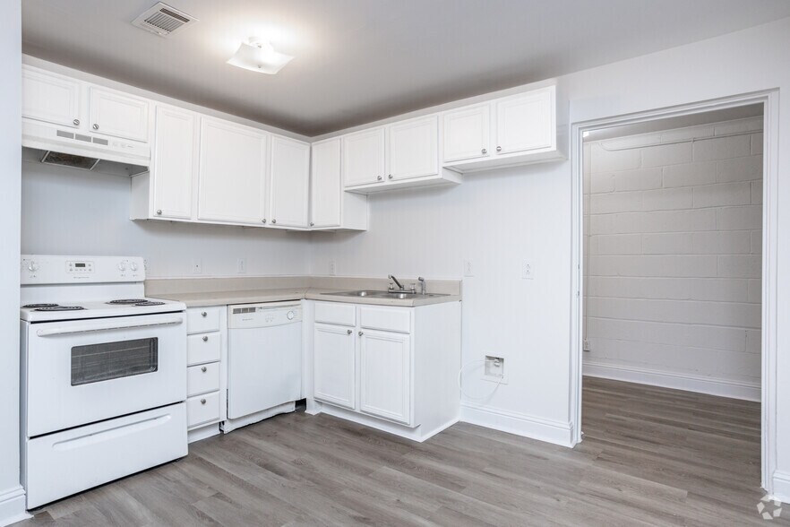 More Photos Of 1895 Clinton Rd, Macon-Bibb Apartments For Sale