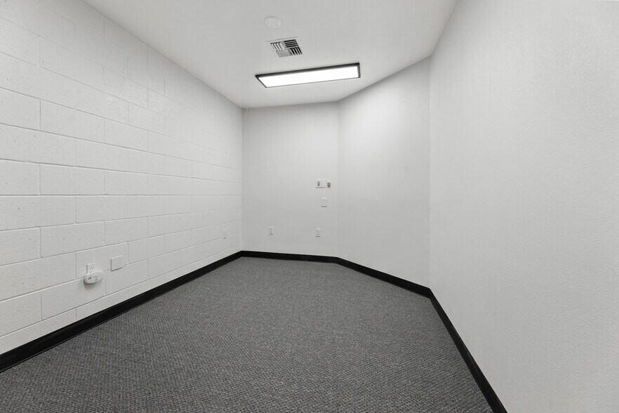 More Photos Of 2008 W Dorothea Ave, Visalia Freestanding For Sale