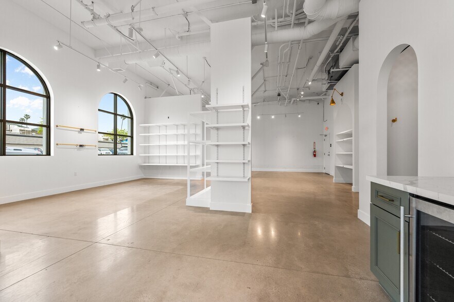 More Photos Of 2176 E Main St, Ventura General Retail For Sale