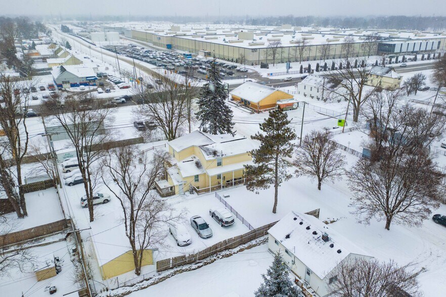 More Photos Of 568 E Columbia Ave, Pontiac Apartments For Sale