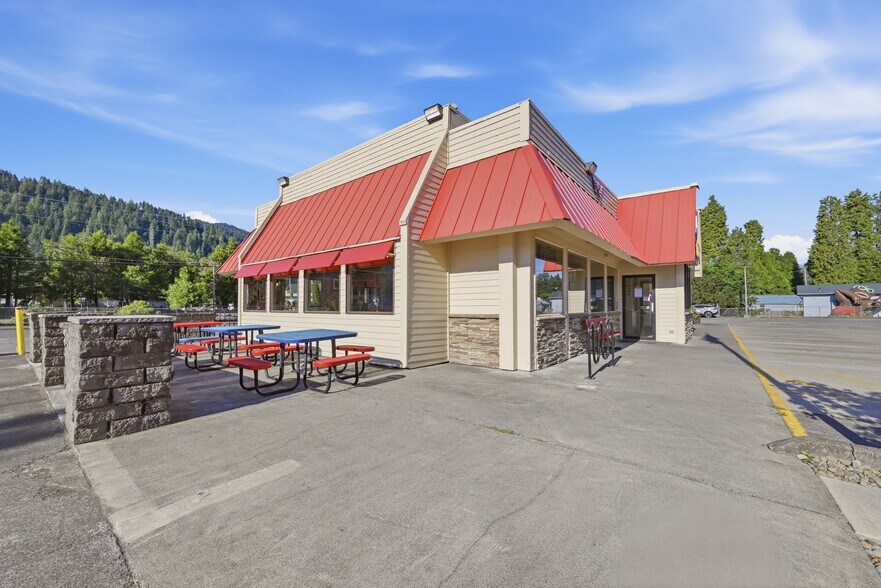 More Photos Of 47720 Or-58 Hwy, Oakridge Fast Food For Sale
