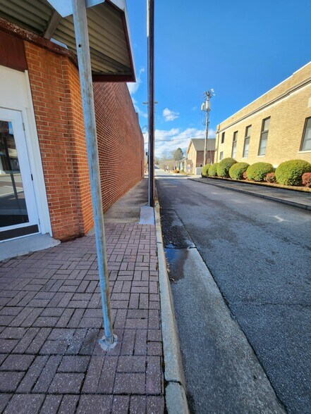 More Photos Of 223 N Main St, Franklin Office For Lease