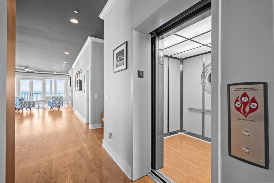 More Photos Of 312 Carolina Beach Ave N, Carolina Beach Office For Sale