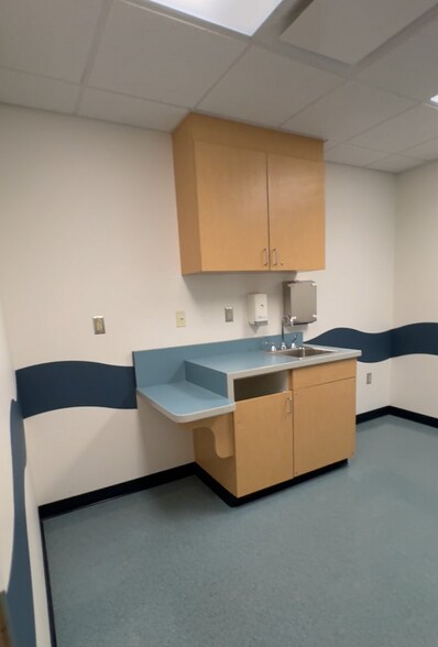 More Photos Of 100 Campus Loop Rd, Middletown Medical For Lease