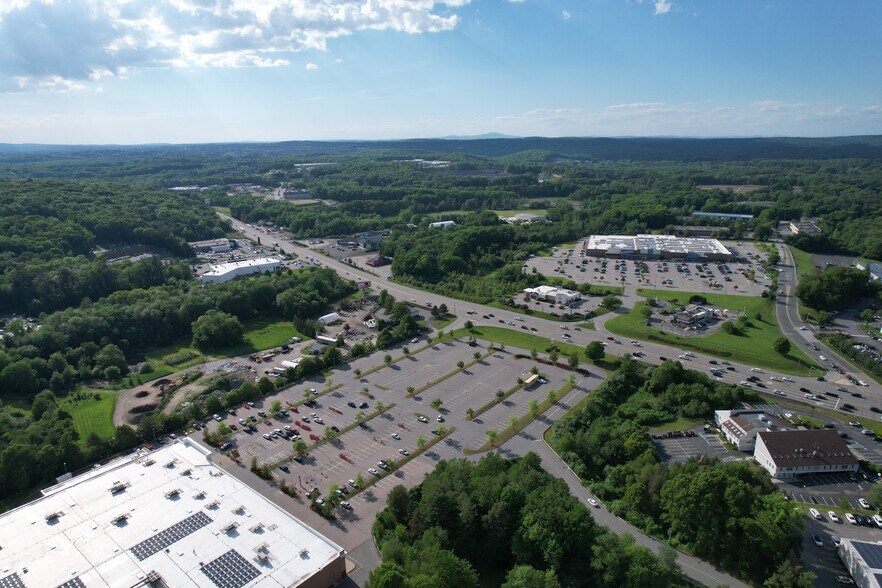 More Photos Of 303 Turnpike Rd, Westborough Freestanding For Sale