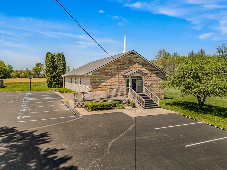 More Photos Of 7990 S 300 W, Columbus Flex For Sale