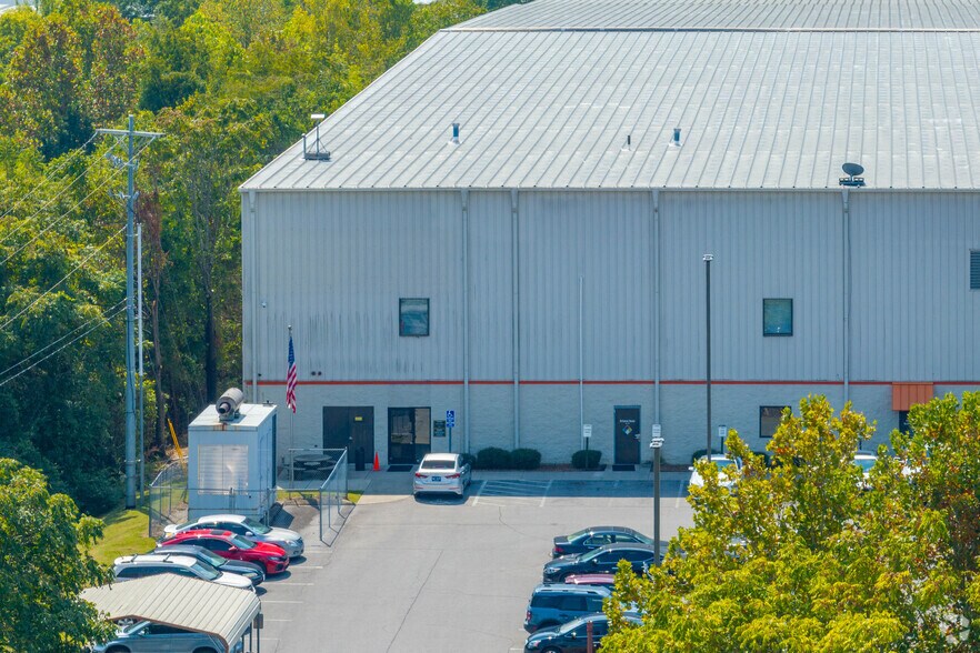 More Photos Of 50 Teledyne Pl, La Vergne Warehouse For Sale