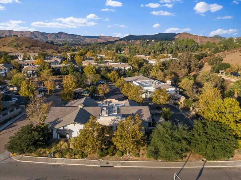 More Photos Of 29105-29125 Canwood St, Agoura Hills Restaurant For Lease