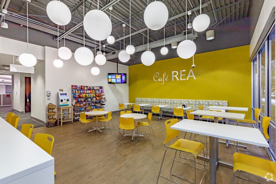 More Photos Of 599 Lake Kathy Dr, Brandon Unknown For Lease