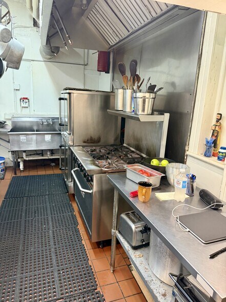 More Photos Of 188 Spring St, Newton Apartments For Lease