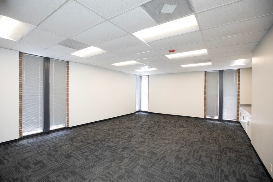 More Photos Of 5300 Kansas Ave, Kansas City Distribution For Lease