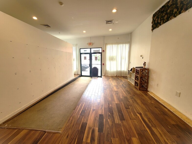 More Photos Of 201 B Highland ave, Somerville General Retail For Lease