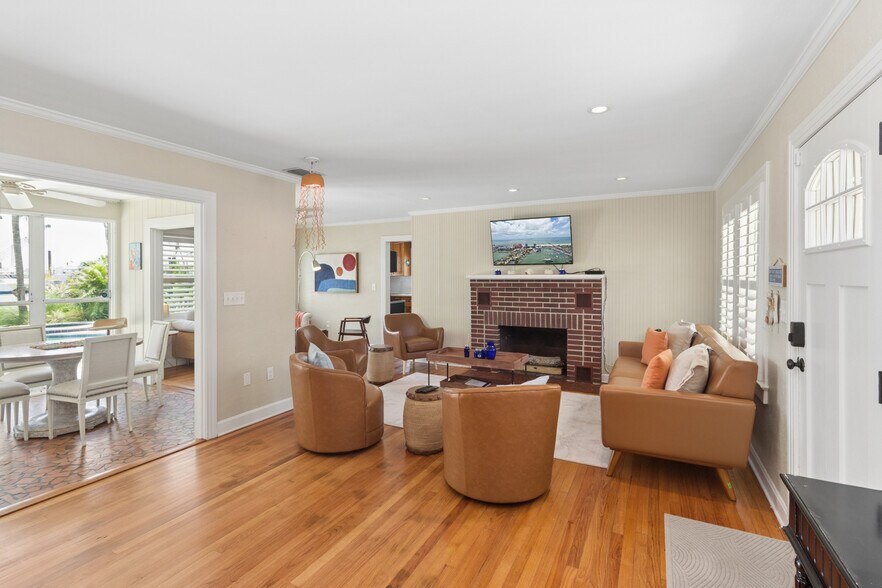More Photos Of 110 Devon Dr, Clearwater Specialty For Sale