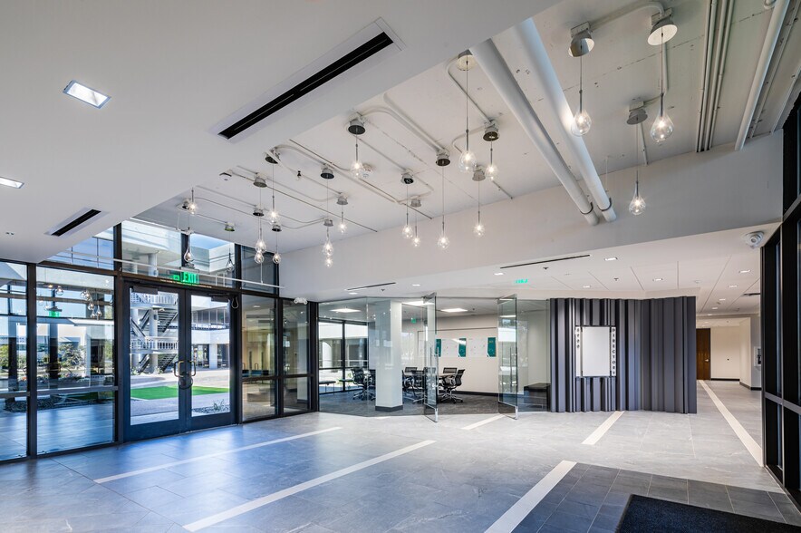 More Photos Of 8900 N 22nd Ave, Phoenix Office For Sale
