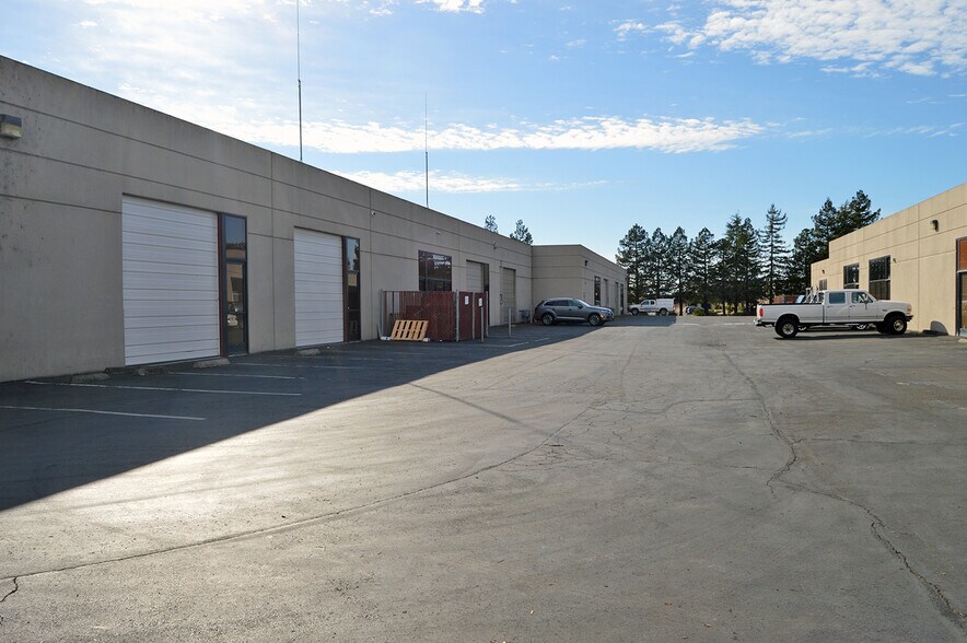 Primary Photo Of 6115-6125 State Farm Dr, Rohnert Park Light Manufacturing For Lease
