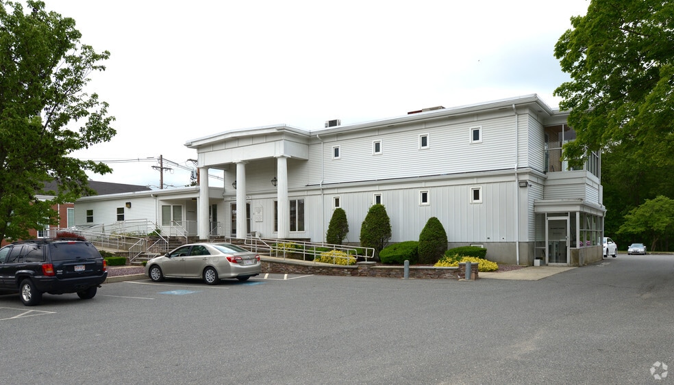 More Photos Of 1351 Main St, Brockton Medical For Lease