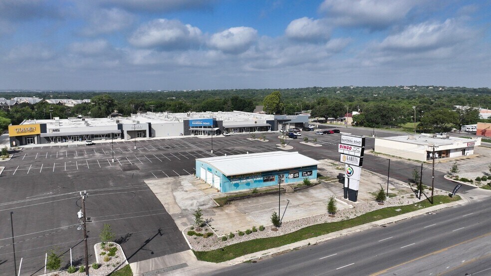 More Photos Of 1327-1331 Bandera Rd, San Antonio Storefront For Lease