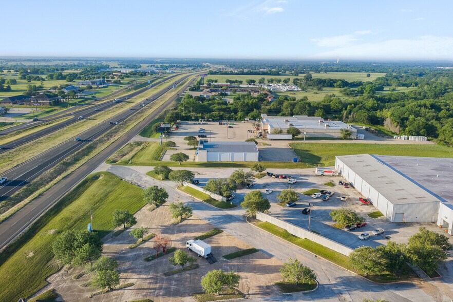 More Photos Of 9230 N Highway 6, Navasota Freestanding For Sale
