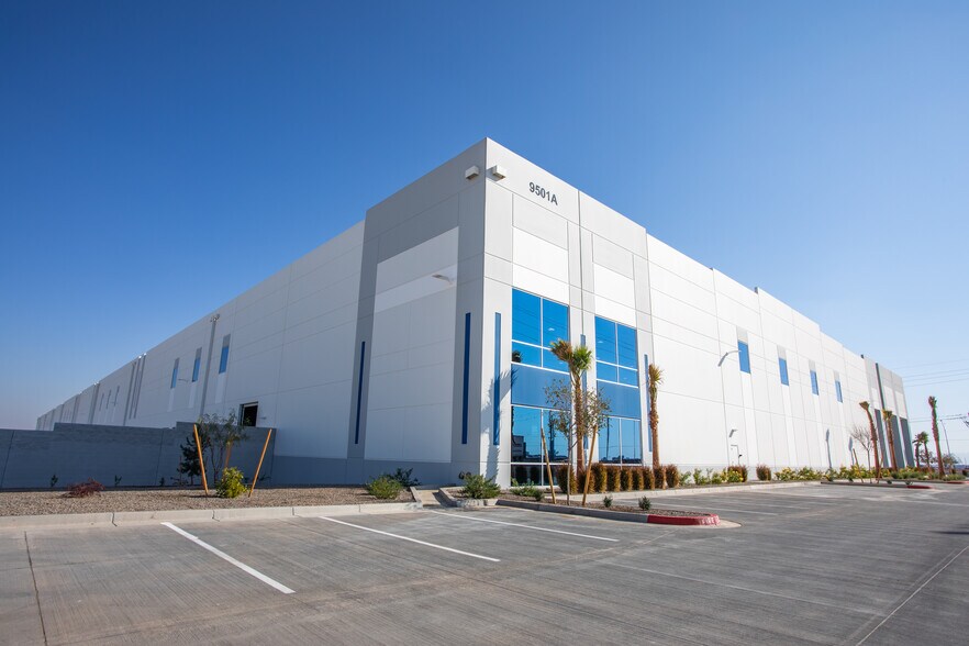 More Photos Of Northern Parkway & Dysart Road, El Mirage Unknown For Lease