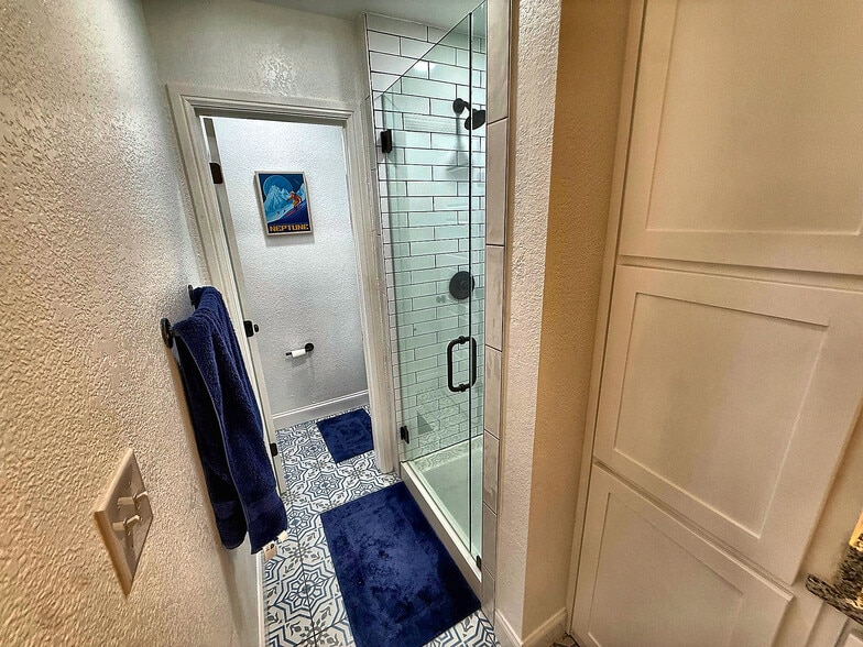 More Photos Of 537 Aviator Dr, Fort Worth Airplane Hangar For Sale